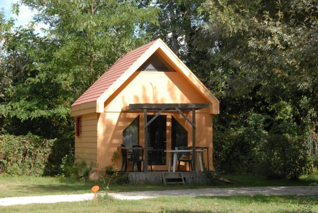 Camping Paradis Bellerive Montfrin Exterior photo